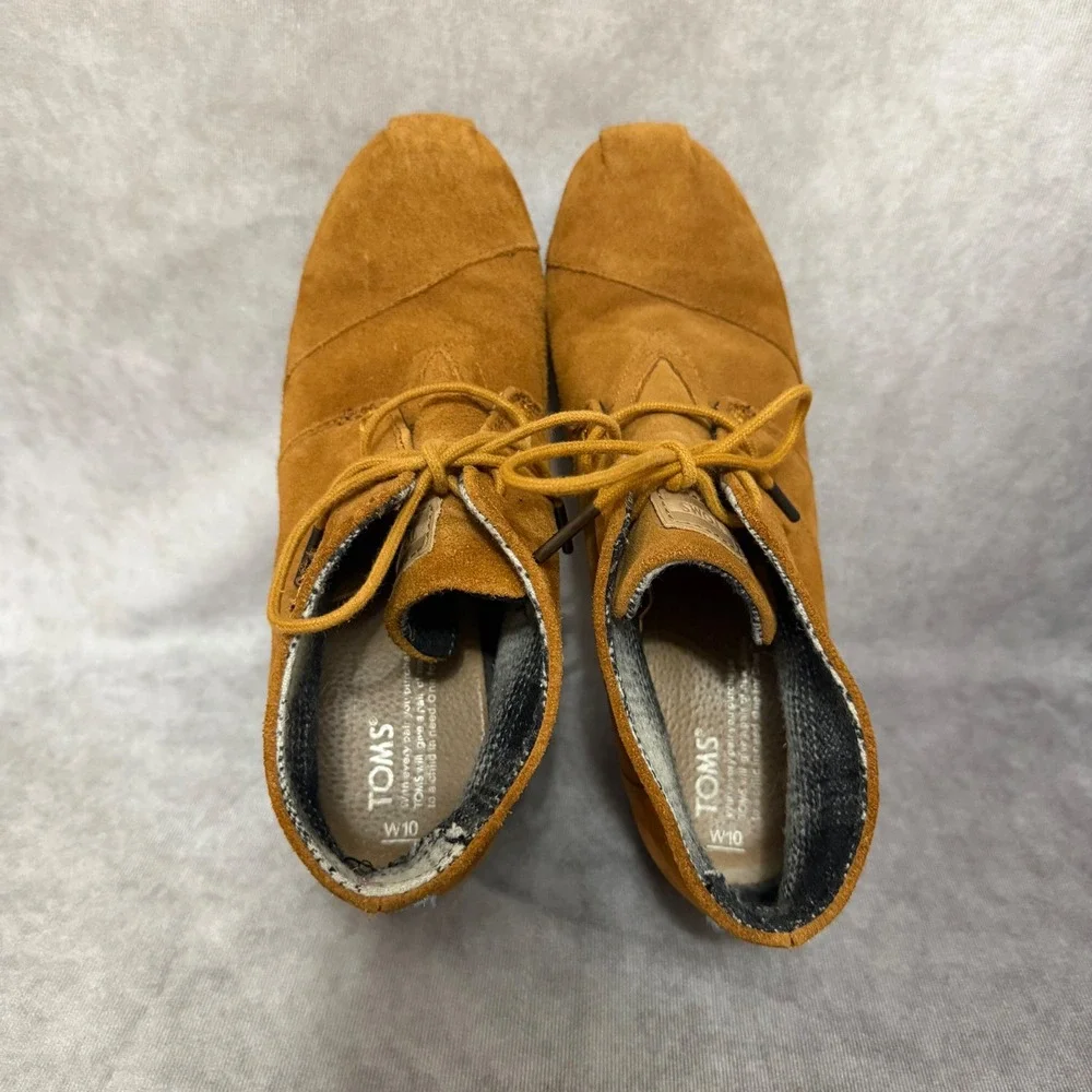 TOMS Desert Wedge Booties Womens Size 10 Brown‎ Suede Lace Up Chukka Ankle Boots